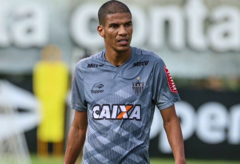 O cargo de veterano no Atlético-MG cabe ao zagueiro Leonardo Silva, com 39 anos, dois meses e 15 dias de vida. Ele chegou ao Galo em 2011 e é o maior zagueiro-artilheiro da hi