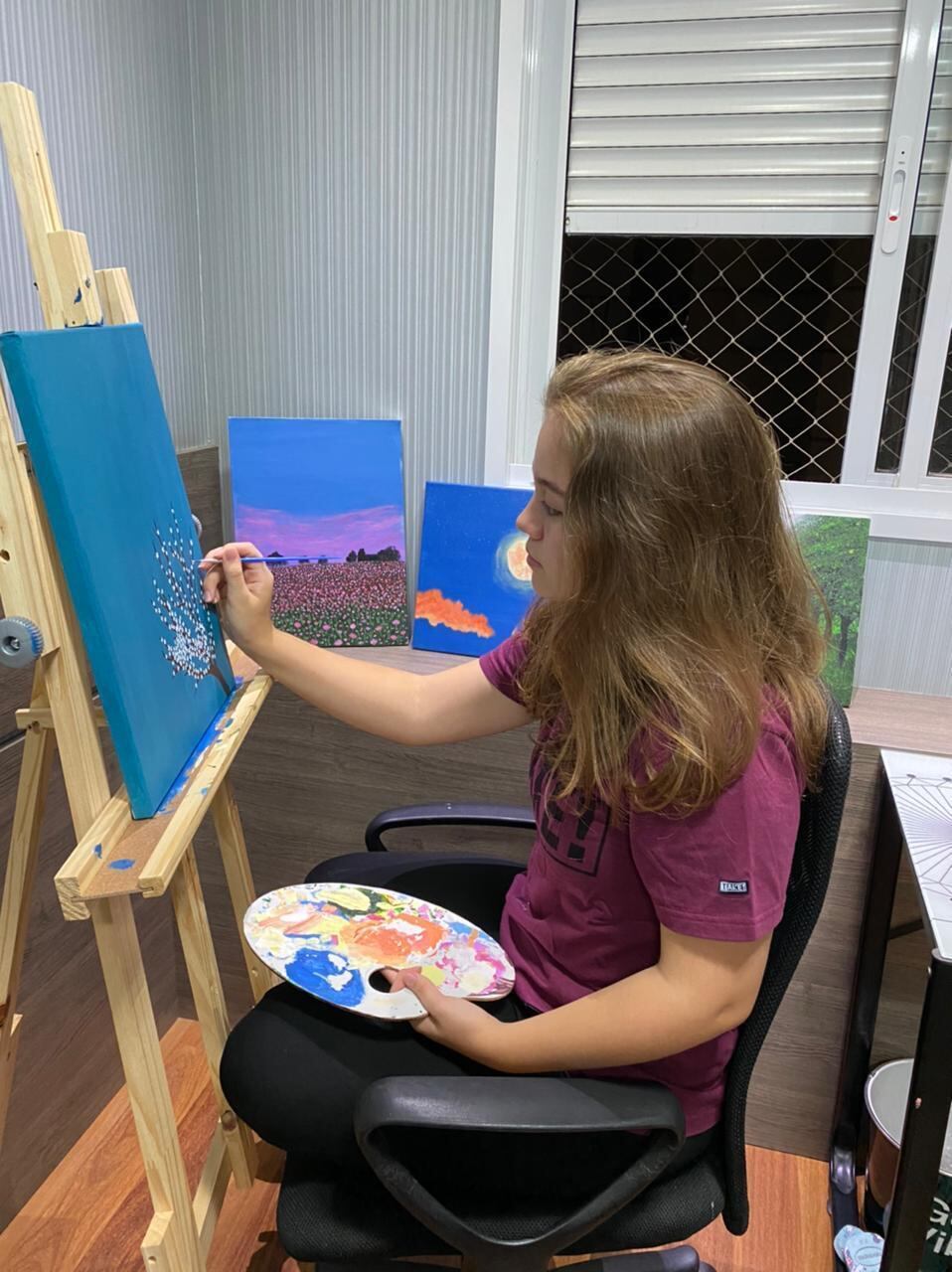 Amanda tem a pintura como refúgio