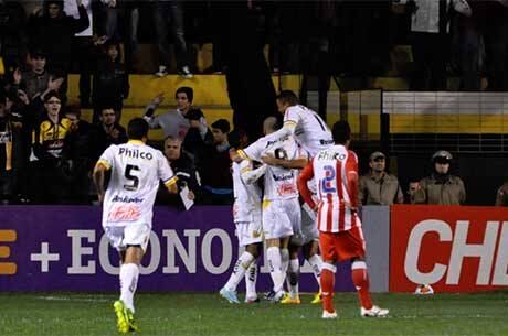 Criciúma vence e respira no Campeonato Brasileiro