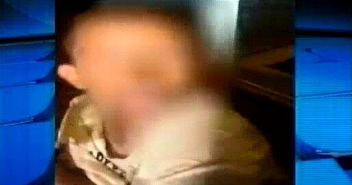 O menino vive nas ruas com o irmão de 15 anos