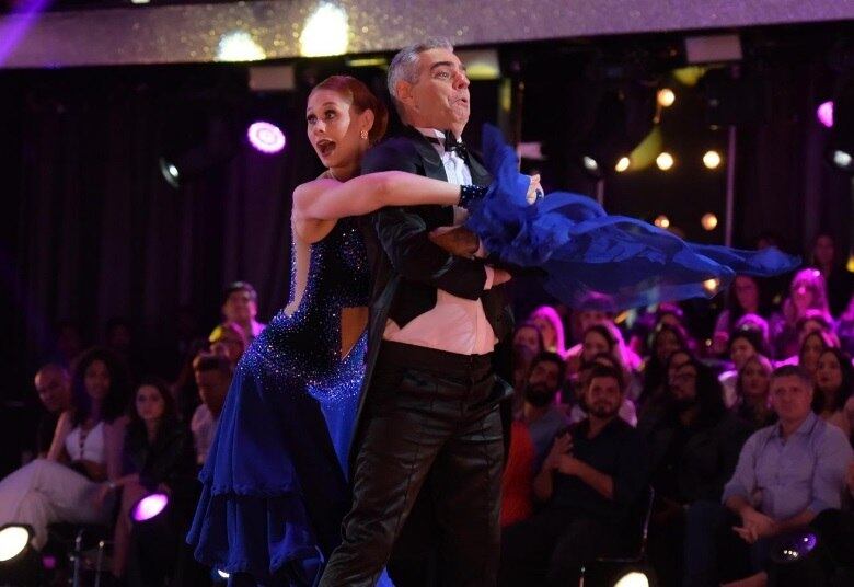 Nizo Neto trouxe seu bom humor para o palco ao se apresentar com Luana. Ao som de Ain't No Moutain High Enough, o casal dançou foxtrote