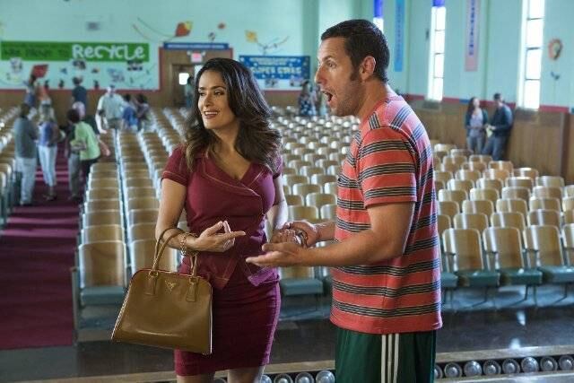 Adam Sandler sempre foi um dos queridinhos das comédias
americanas, mas seus últimos trabalhos o credenciaram como um preguiçoso.
Críticos e fãs o acusaram de fazer sempre o “arroz com feijão” e julgar que o
que ele fizer sempre vai dar certo. Gente
Grande 2, seu último filme, está sendo apontado como grande favorito ao
Framboesa de Ouro (Sátira do Oscar)