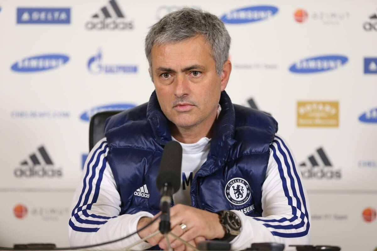 O treinador do Chelsea resolveu abrir a boca e dizer quem são seus preferidos para a Copa do Mundo 2014. Em entrevista para o Yahoo, José Mourinho deu seus palpites, disse quais equipes ele acredita passarem em primeiro e segundo nos grupos e o que o motivou a escolher esses times
