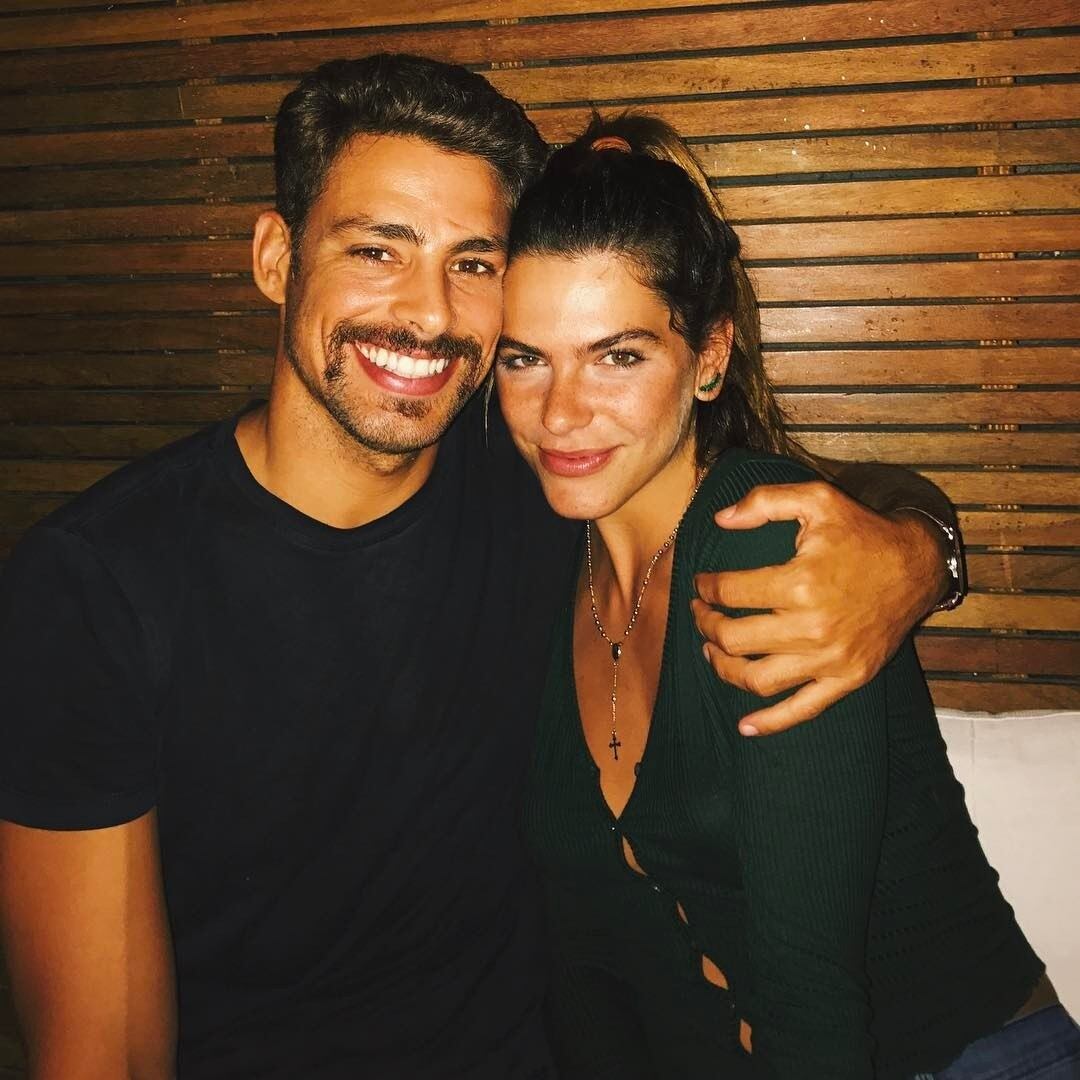 Em entrevista ao canal no YouTube de Matheus Mazzafera, Cauã Reymond confessou que tem ciúme da namorada, a modelo Mariana Goldfarb. O ator chegou a comentar que a amada capricha nos decotes...