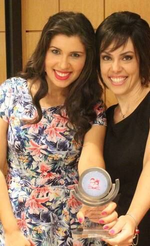 Vanessa Sulina e Fabiana Grillo recebem o prêmio de Saúde