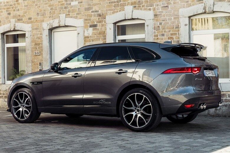 As rodas também aumentaram de tamanho, e agora possuem 22 polegadas, para melhora a aderência do grandalhão