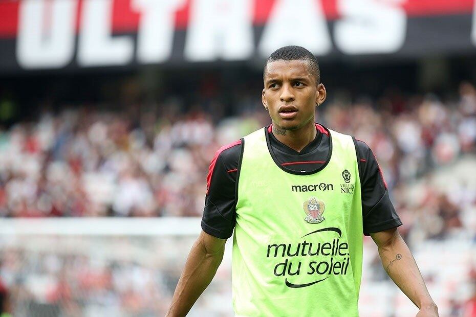 Dalbert - Lateral-esquerdo - Nice - 23
Formado na base do Flamengo, Dalbert se transferiu para a Europa com apenas 20 anos. Nesta temporada, o garoto foi titular absoluto do Nice da França e terminou a temporada com a terceira melhor campanha e vaga assegurada para a Liga dos Campeões
Valor em 2016 - 250 mil euros / Valor em 2017 - 5 milhões de euros (+1900%)
