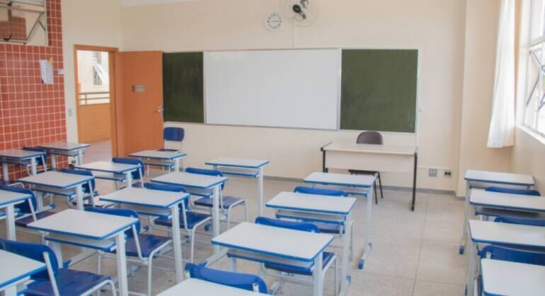 Piso nacional do magistério subiu 14,95% enquanto da Rede Municipal
5,93%