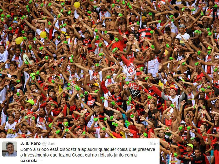 Já a caxirola é uma espécie de chocalho. Cerca de 50 mil delas foram distribuídas no jogo deste domingo (28). Felizes pela vitória por 2 a 1, os torcedores do Vitória usaram o instrumento da maneira adequada, mas os fãs do Bahia preferiram mesmo protestar contra o jejum de resultados positivos que já dura mais de 30 dias