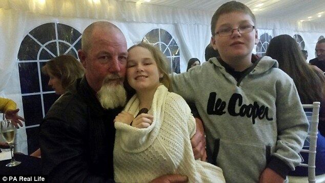 Em abril de 2015, um caroço cresceu em seu rosto: o câncer voltara. E o pior, se espalhando da boca para a mandíbula. Era urgente que os médicos interrompessem o crescimento do tumor. Lisle foi levado às pressas para o hospital, onde teve retiradas partes de sua mandíbula e da boca. Um drama, mas com o qual ele está aprendendo a lidar