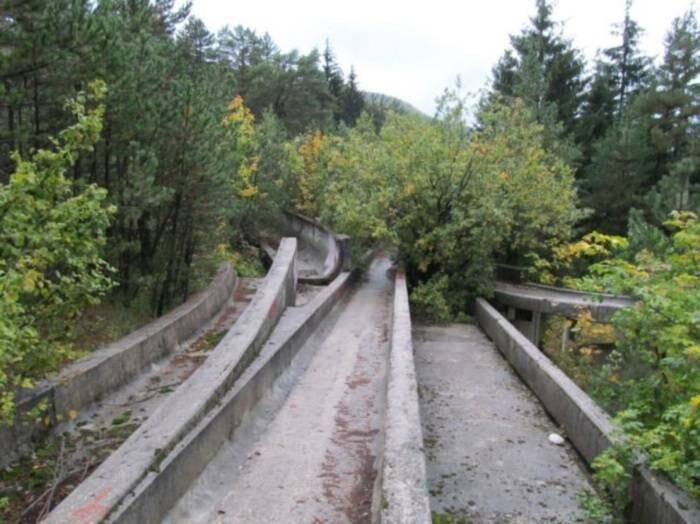 As pistas de bobsled encontra-se em estado de abandono