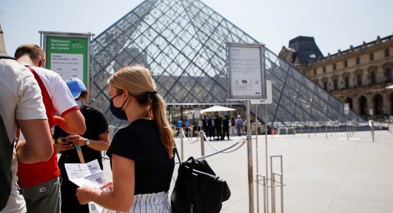 Cidadãos franceses vacinados no exterior podem ter acesso a certificado sanitário especial