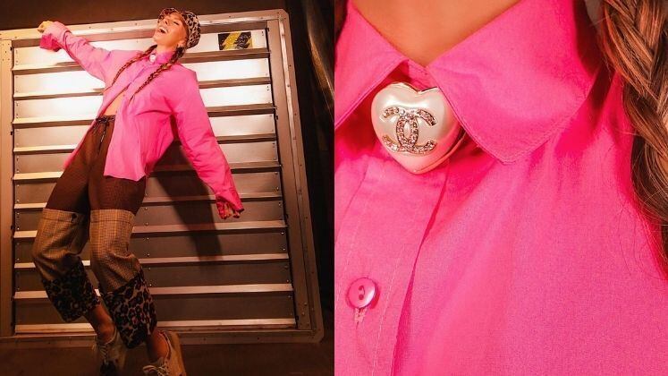 Galisteu liberou mostrou que está sempre ligada nas últimas tendências e combinou blusa pink, calça e chapéu com estampa animal print. Para arrematar, um tênis mega confortável!