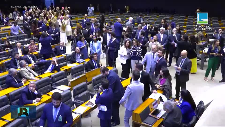 Parlamentares analisam vetos de Lula às medidas definidas pelo Congresso