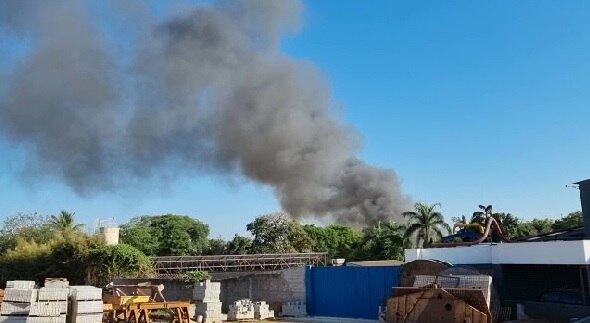 Incêndio começou às 4h30