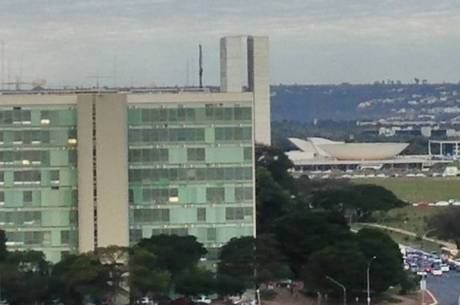 Esplanada dos Ministérios terá dança das cadeiras com reforma ministerial da presidente Dilma