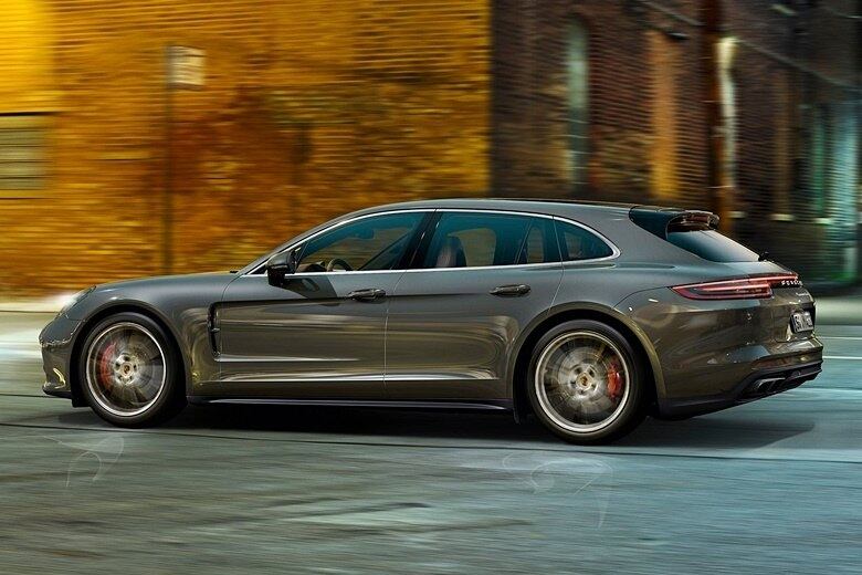 Neste primeiro momento, todas as versões sairão de fábrica com tração integral permanente (AWD). A perua será vendida em cinco diferentes configurações (4, 4S, 4S diesel, 4 E-Hybrid e Turbo), com até 550 cv de potência máxima