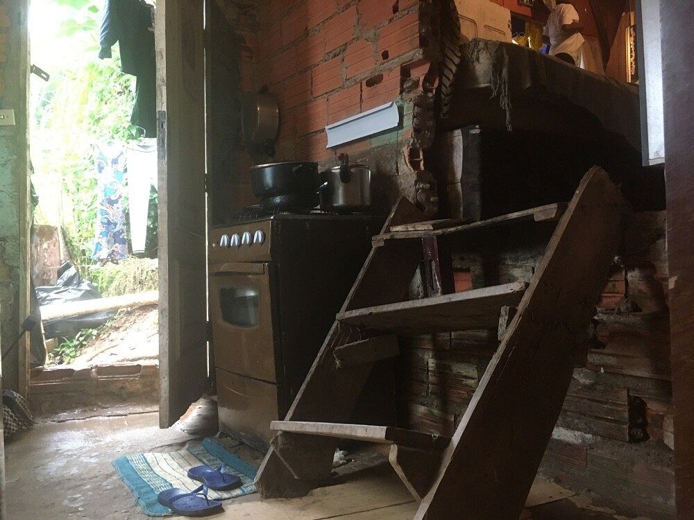 A reportagem do R7 esteve na casa do vendedor ambulante Wilson Alberto Rosa, no extremo da zona sul de SP