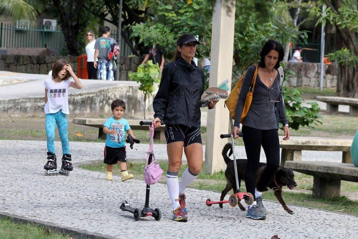Cynthia Howlett estava com os filhos
