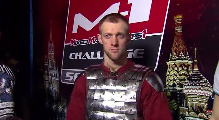 Na "luta medieval", os atletas se vestem como os antigos guerreiros da idade média