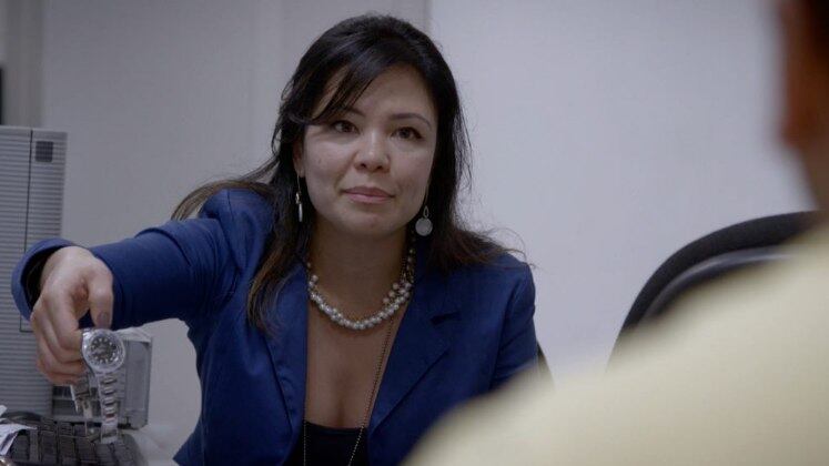 Logo em seguida, os agentes constatam que o homem tinha um histórico suspeito de
viagens, podendo ser um indício de crimes da alfândega