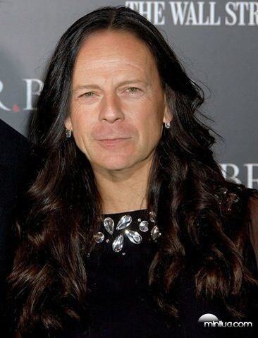 Bruce Willis: mulher, mas sem perder a virilidade