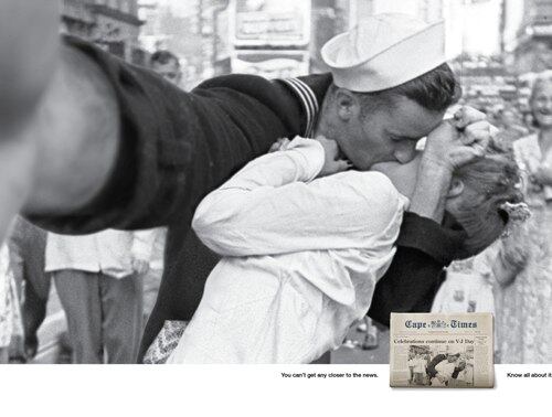 O jornal sul-africano Cape Times também usou os selfies em propagandas. Acima, o famoso clique do fotógrafo Alfred Eisenstaedt de repente virou selfie