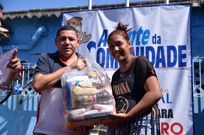 Foram atendidas aproximadamente 7 mil pessoas, com distribuição de 780 cestas básicas para a famílias carentes