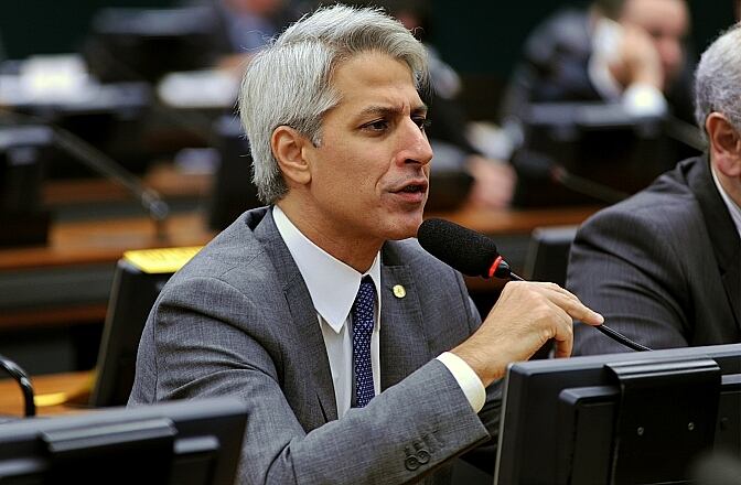 Molon vai apresentar requerimento na próxima semana