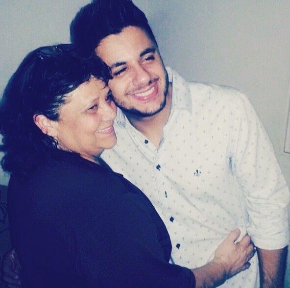 O desabafo
Um dia antes da morte de Cristiano Araújo, a mãe dele, Zenaide Melo, fez um post que ganhou outro significado após a tragédia. 

— Entender a vontade de Deus, nem sempre é fácil. Mas crer que ele está no comando e tem um plano pra nossa vida, faz a caminhada valer à pena (sic)

A mensagem foi bastante compartilhada pelos fãs de Cristiano