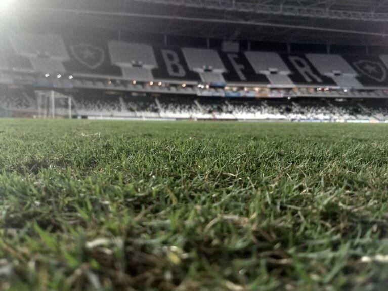 Botafogo (9º) x (20º) Paraná - segunda - 20h - Estádio Nilton Santos - transmissão: Premiere - árbitro: Igor Junio Benevenuto de Oliveira (MG) - suspenso: Matheus Fernandes (B