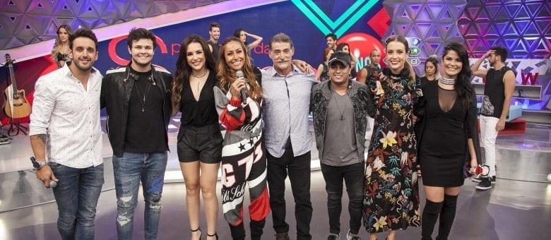 Vai rolar muita comemoração no aniversário do Programa da Sabrina!