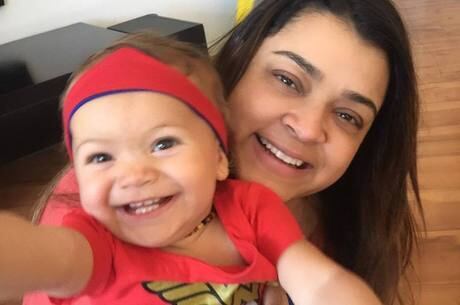 Sol de Maria, neta de Preta Gil, faz um ano nesta quinta-feira (24)