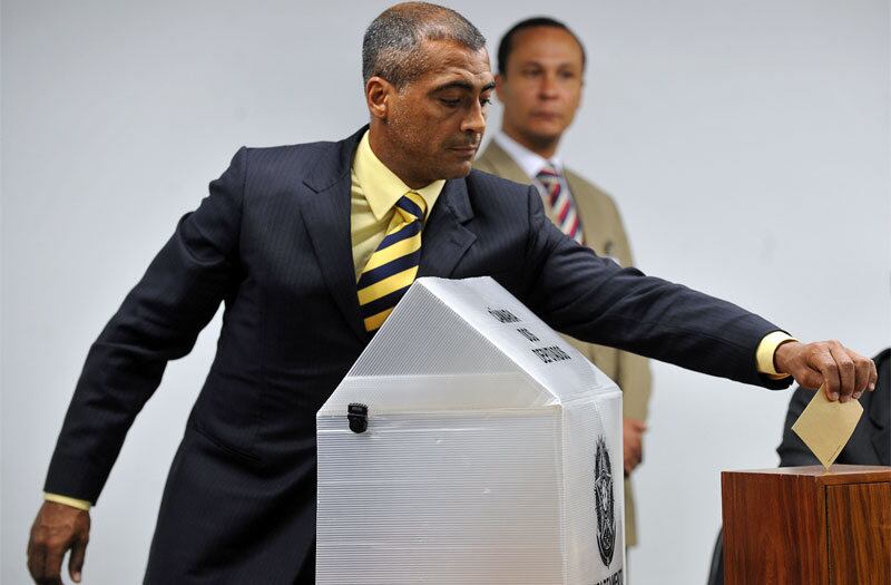 Entre outras ações realizadas na primeira metade de seu mandato como
deputado federal, o ex-jogador Romário (PSB-RJ) foi autor de uma
indicação que sugere incluir os cuidadores de pessoas com deficiência na
CBO (Classificação Brasileira de Ocupações)