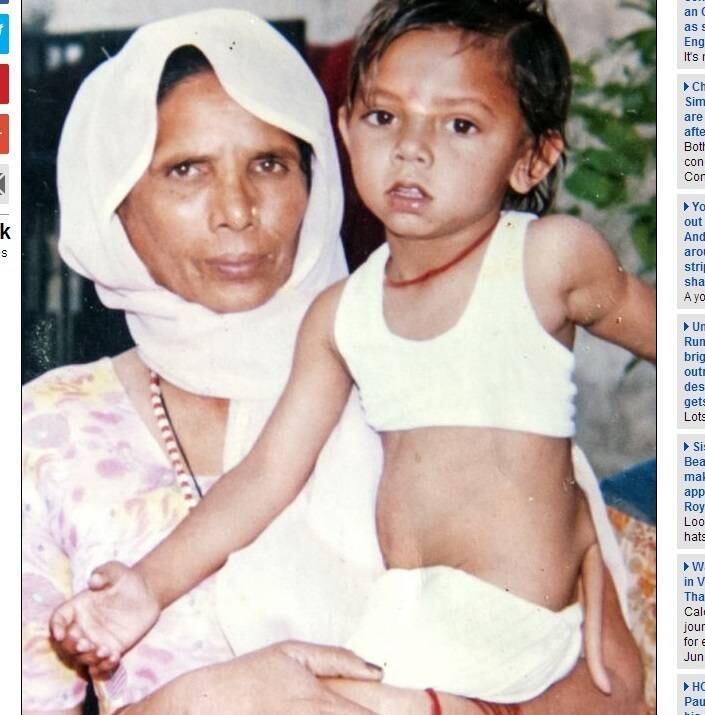 A família, tentando
descobrir qual o motivo para Ali não andar, levou o garoto a diversos médicos.
Alguns disseram que os ossos das pernas de Ali são muito frágeis para aguentar
seu peso

Estátua viva: Doença rara enrijece músculos de mulher e provoca dores insuportáveis
