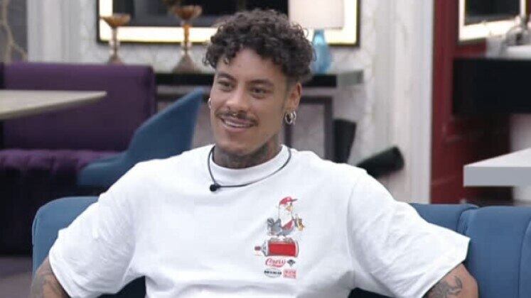 Pura adrenalina! Murilo contou de quando saltou de paraquedas. O modelo contou que estava em um evento, quando foi convidado repentinamente. Ele explicou que, ao ficar com as pernas penduradas no avião, teve o que definiu como "sensação horrível". Que garoto radical!                                                                                                                                                                                                                                                                                                                          A Grande Conquista vai ao ar de segunda a sábado, às 22h30; e aos domingos, a partir das 23h, na Record TV. Assine o PlayPlus e tenha acesso à transmissão 24 horas e a conteúdos extras do reality. Conheça também a Rede da Conquista, a comunidade dos fãs do programa.