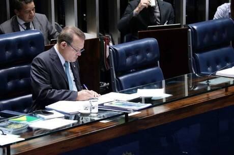 Senador suspeito de participar de máfia da
s sanguessugas