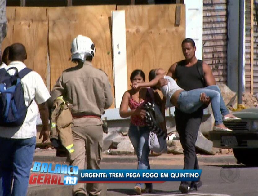 Uma passageira passou mal durante o protesto da última terça-feira, quando um incêndio foi provocado por manifestantes revoltados com o serviço. Em nota, a Supervia reconheceu que "ainda tem problemas em sua operação" e afirmou que no próximo ano 90 novos trens entrarão em circulação