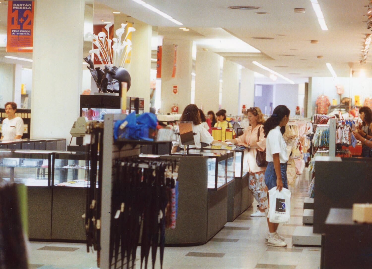 Comprada pelo mesmo dono da Mappin, a rede de lojas Mesbla quebrou junto. A varejista foi fundada em 1912, no Rio de Janeiro, e chegou a ter 180 pontos de venda nos anos 80