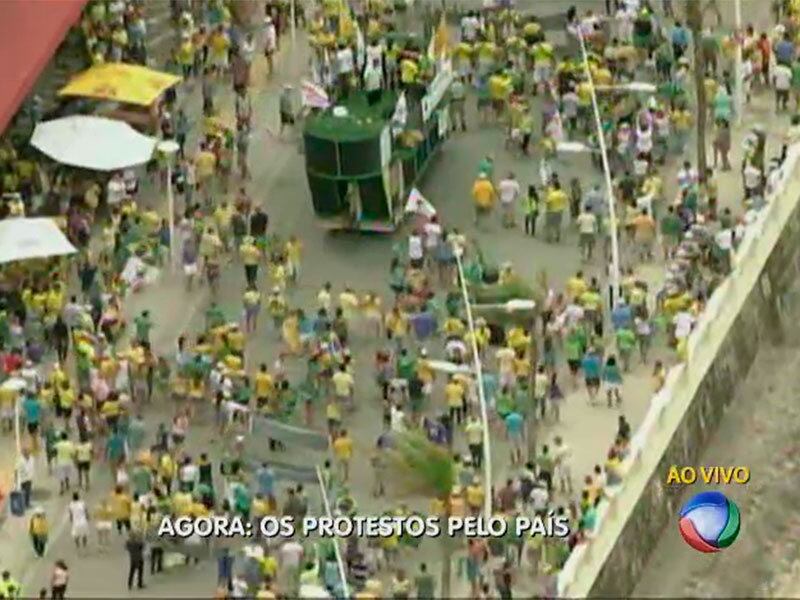 Para a pedagoga Margarete Félix Lima "esse tipo de manifestação é importante para os políticos perceberem que a população está atenta”.

— Acho importante (participar do protesto) por questão de cidadania, pois quem cala, consente
