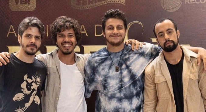 Douglas Vergueiro ao lado de Renan Brum, Luan Brum e Diego Goullart