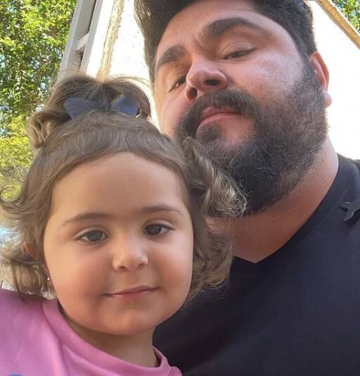 A semelhança entre pai e filha é bastante comentada entre os seguidores