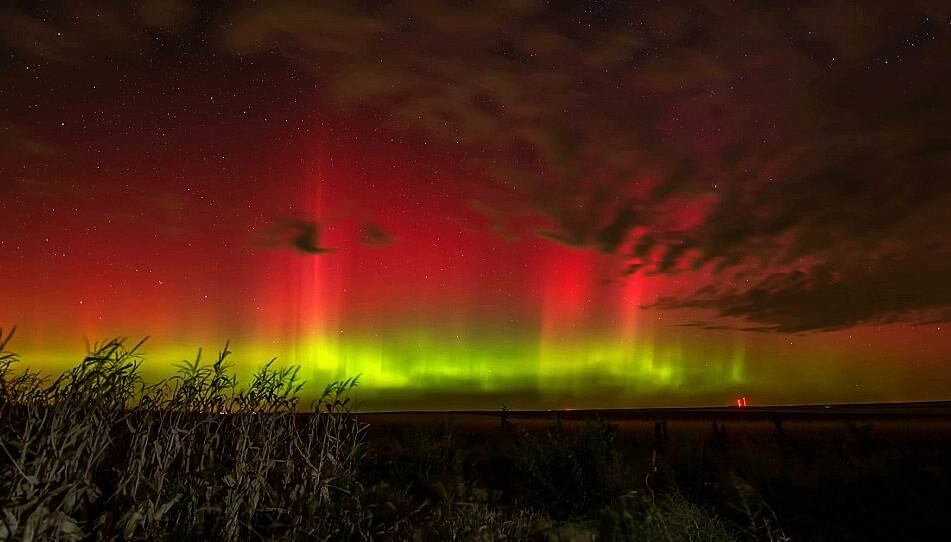 O método de Randy é tão eficiente que mesmo estando no sul dos Estados Unidos ele conseguiu captar imagens de auroras que não são visíveis ao olho humano