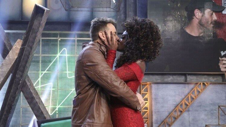 No ano seguinte, com 65,07% dos votos, Nayara Justino e Cairo Jardim foram os campeões do Power Couple Brasil 2. Ao todo, a dupla levou R$ 399 mil de prêmio