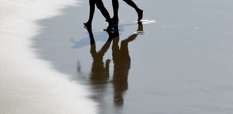 É uma doença bastante comum. Segundo o NINDS, entre 7% e 10% da população dos EUA sofrem com isso. Já na Europa, entre 5% e 10% da população adulta e entre 2% e 4% das crianças e adolescentes têm o problema, segundo a SEN (Sociedade Espanhola de Neurologia). No entanto, a entidade alerta que os diagnósticos são subnotificados. De fato, alguns estudos indicam que apenas 10% dos casos seriam diagnosticados e esse número seria ainda menor na infância 