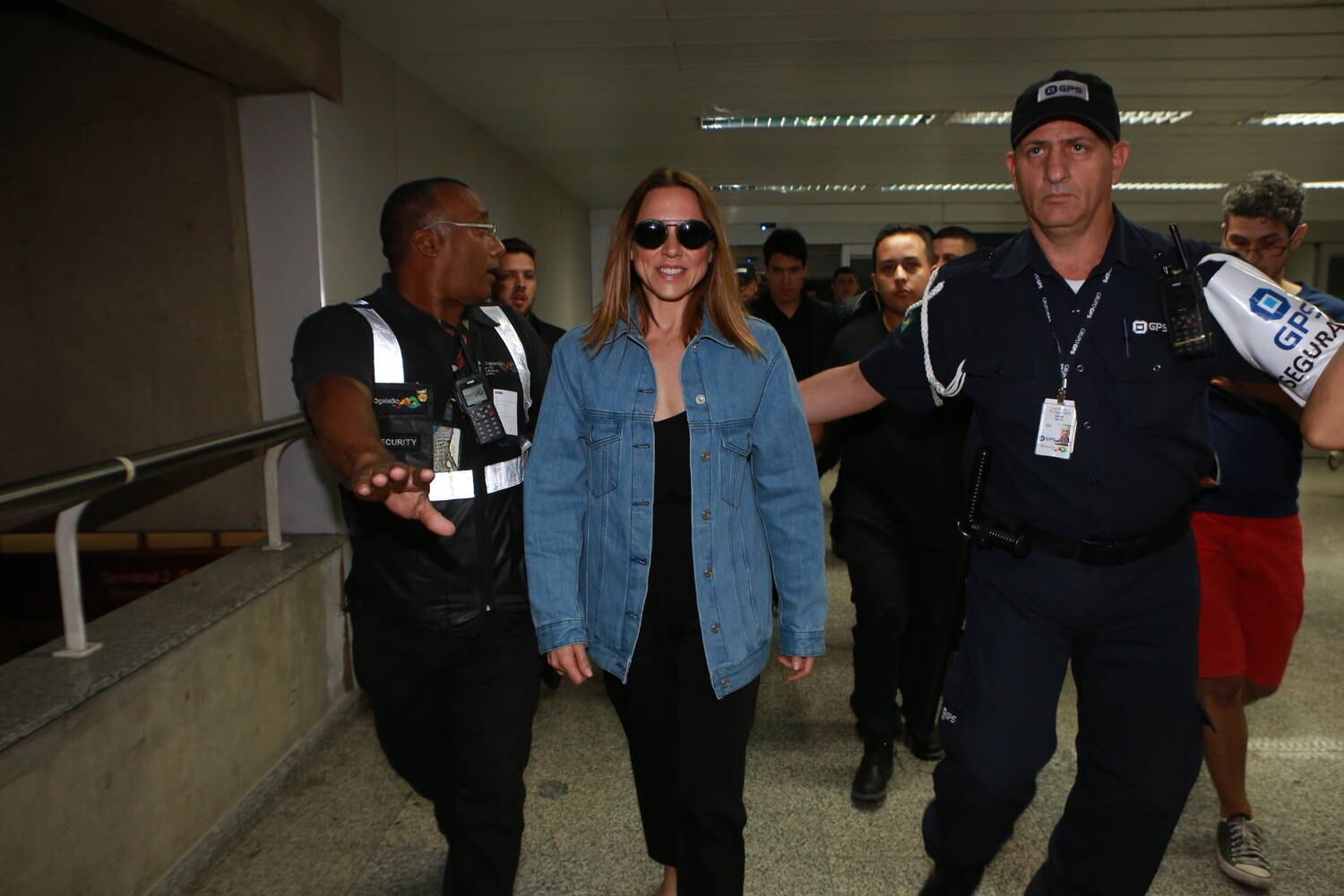 A chegada da ex-Spice Girl animou também os fãs de Anitta. Isso porque, as duas vão cantar juntas no próximo dia 27