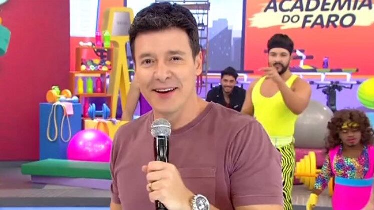 Romântico! "Gata, eu troquei de operadora de celular, porque agora meu plano é você"