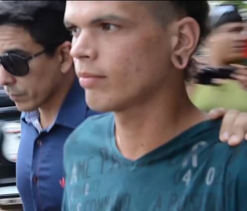 Com os cabelos cortados, o jovem aparece de como aparece nas imagens de
câmeras de segurança, que ajudaram a solucionar o caso