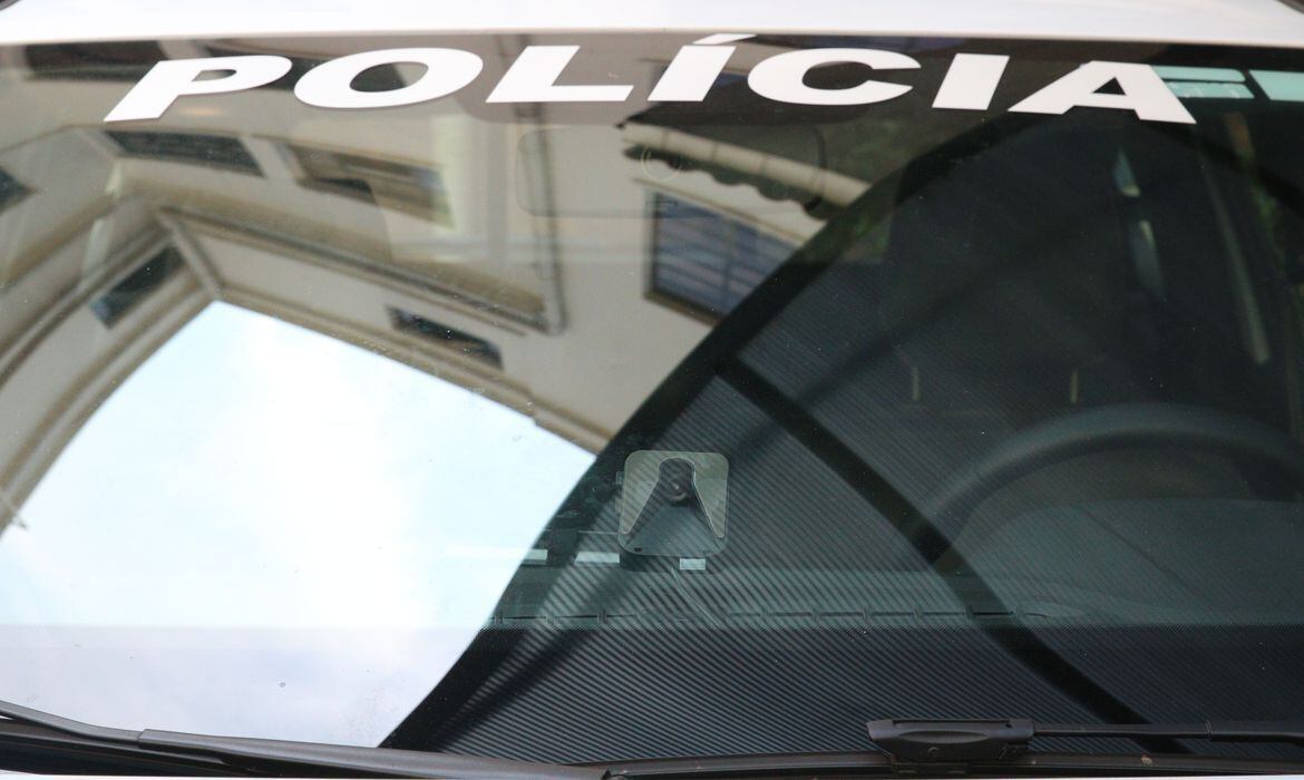 Homem foi preso após se entregar à polícia
