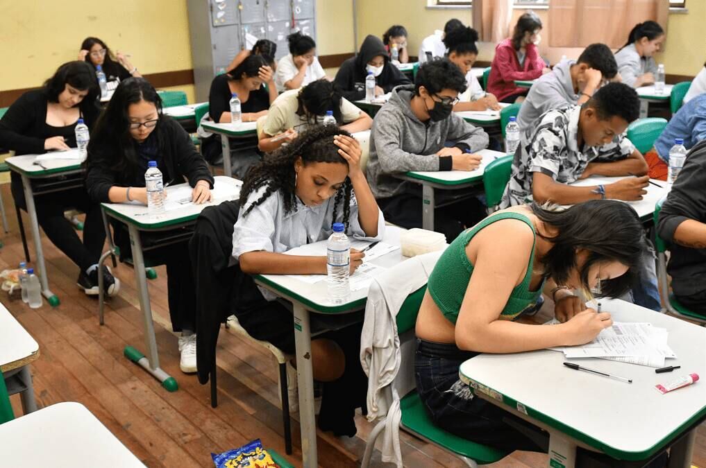 No início desta semana, 6.200 alunos do 1ª e 2ª ano do ensino médio participaram da reaplicação da prova
